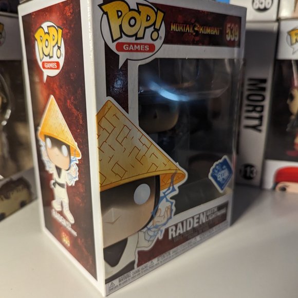 Funko Pop! Raiden w/ Lightning Funko Insider Club Games Mortal Kombat 539 - Picture 2 of 3
